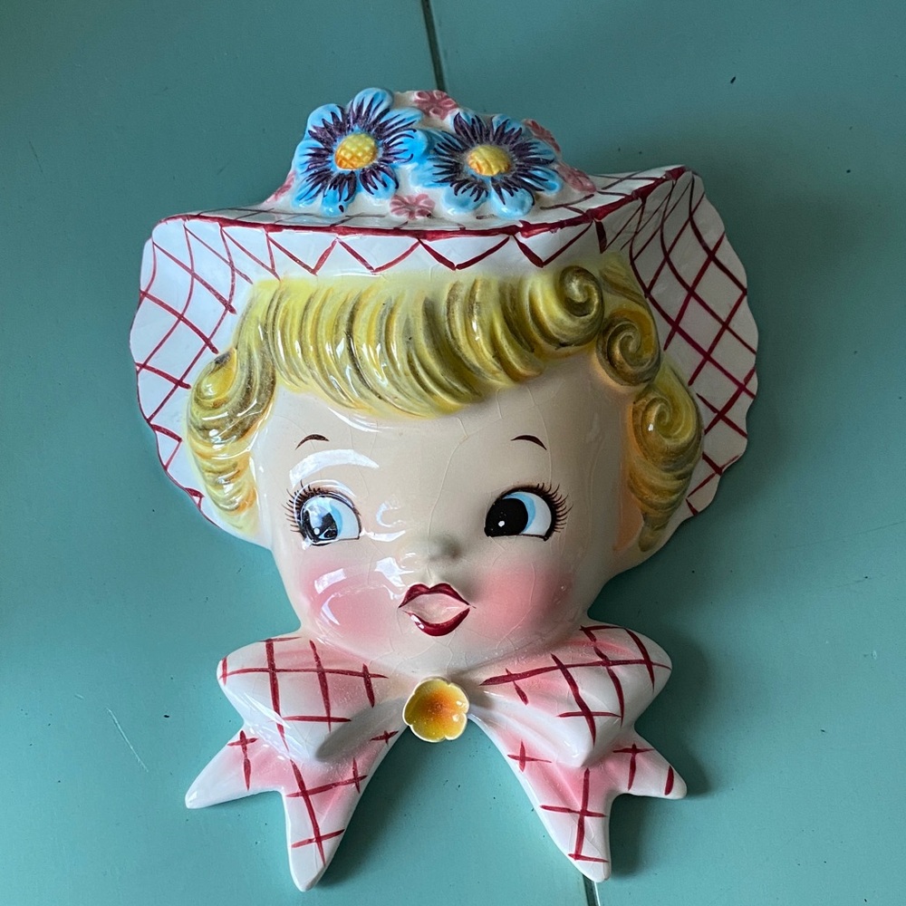 Vintage Lefton Miss Daisy Ceramic Wall Pocket 6”